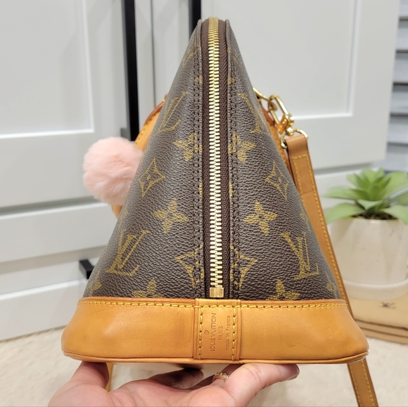 BEAUTIFUL ❤ Authentic Louis Vuitton Alma PM Monogram Satchel - Picture 11 of 16